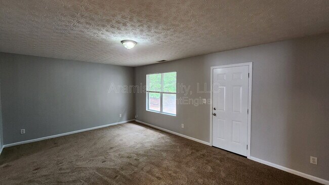 Building Photo - 5749 Strathmoor Manor Cir