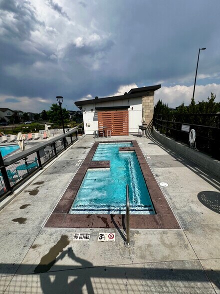 Building Photo - 16061 Bolling Dr