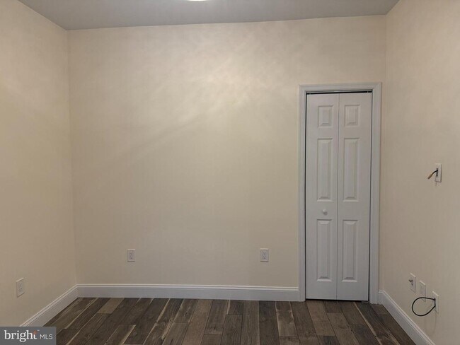 Building Photo - 439 W Glenside Ave