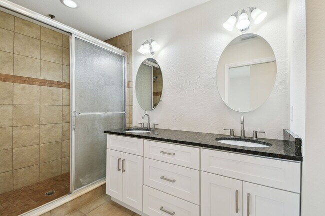 Building Photo - 345 Capri Blvd