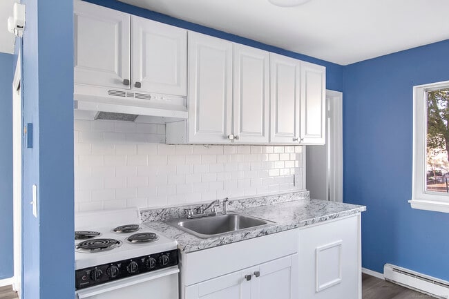 Building Photo - 36 Woodbury Ave