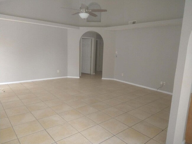 Building Photo - 3920 Tierra Marfil Rd