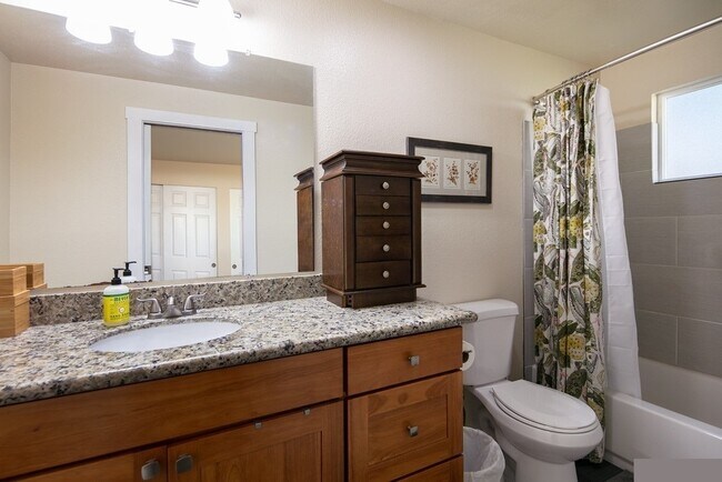 Master Bathroom - 17729 NE 88th Pl