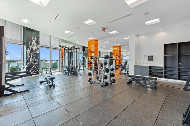 Building Photo - 2000 Metropica Wy