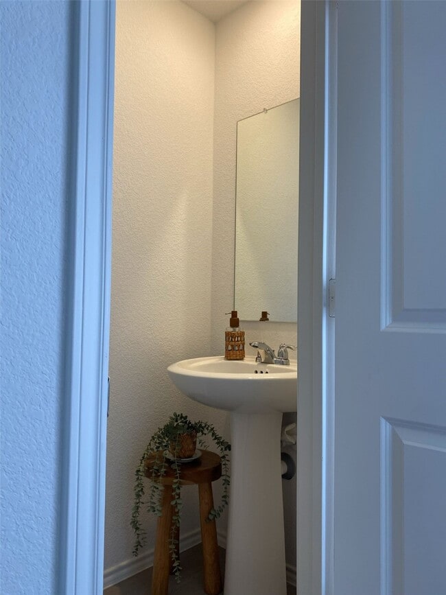 Building Photo - 252 Tugboat Annie Wy