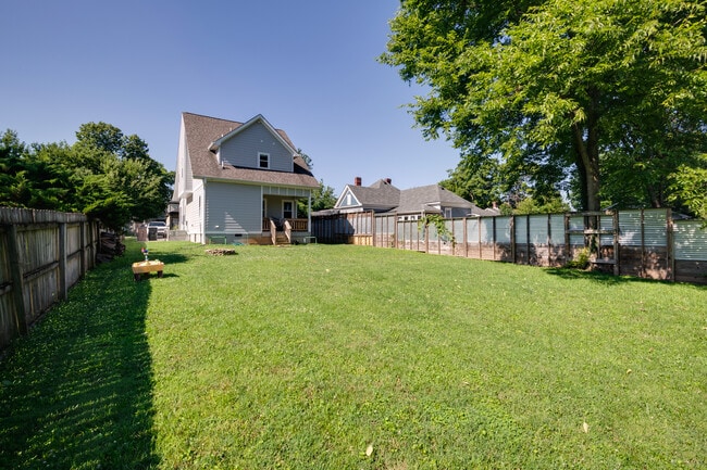 Building Photo - 508 Morton Ave