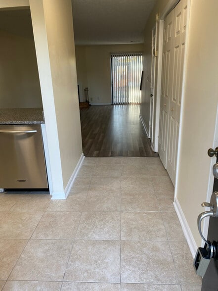 Building Photo - 1597 Springleaf Point SE