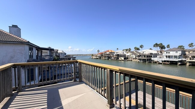 Building Photo - 13738 Tajamar St