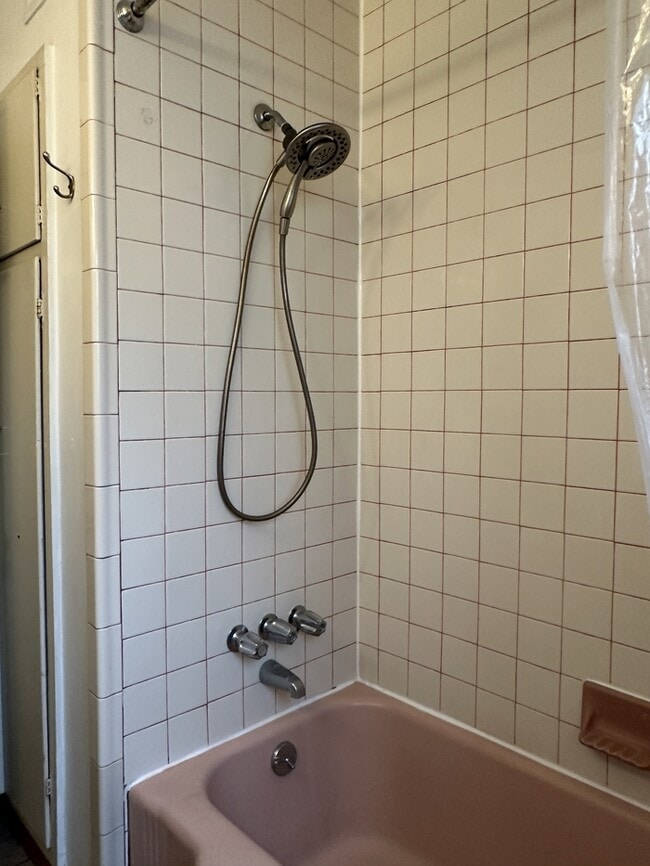 Building Photo - Stockton 3 Bedroom 2 Bathroom Home