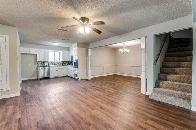 Building Photo - 1216 Desiree Ln
