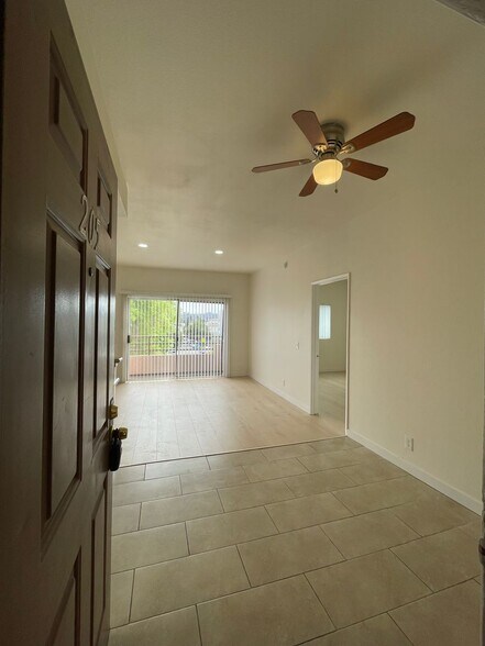 Building Photo - 11459 Collins St