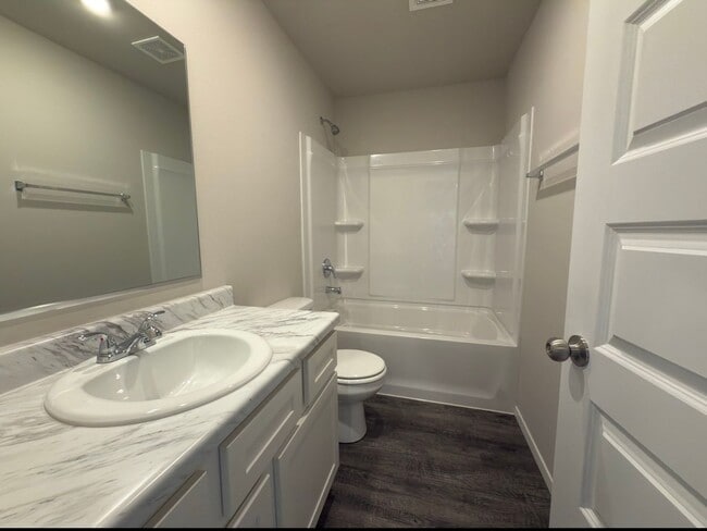 Building Photo - Newly Built 3 Bedroom House