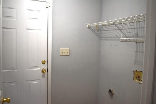Building Photo - 910 Grace Dr