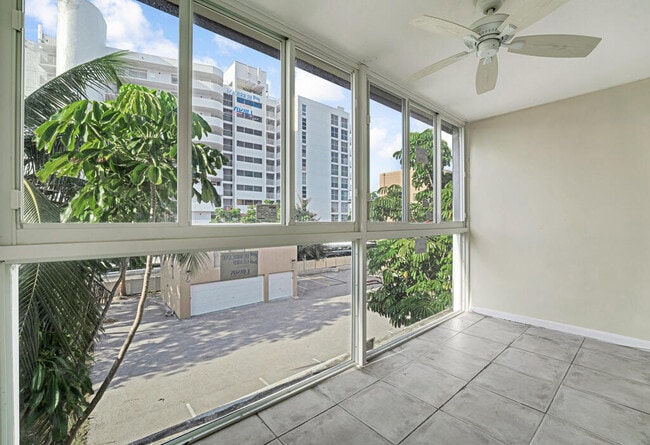 Building Photo - 3915 S Flagler Dr
