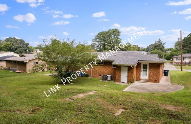 Building Photo - 3620 Missionaire Ave