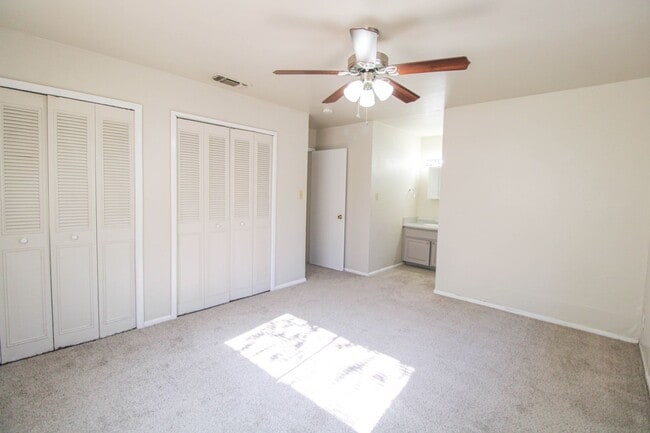 Building Photo - 10906 Lands Run St