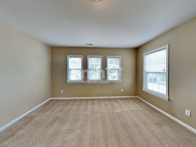 Building Photo - 2845 Roundleaf Ct