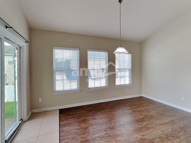Building Photo - 10918 Tailwater St