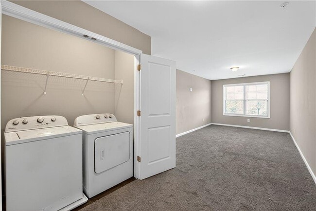 Building Photo - 3369 Hidden Stream Ct