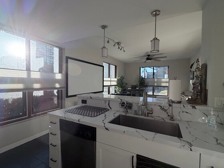 Building Photo - 1150 J St