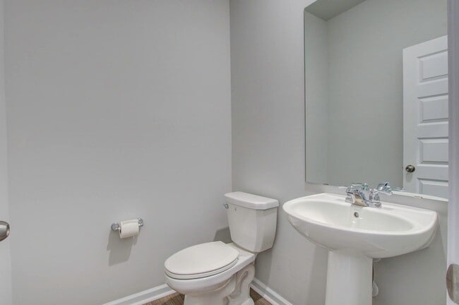 Building Photo - 142 Paddle Boat Wy