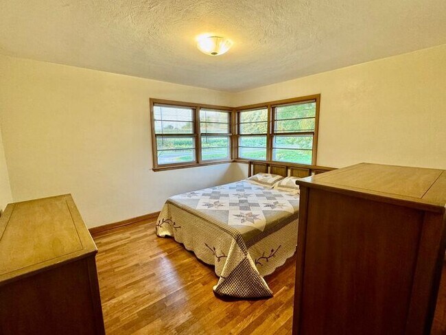 Building Photo - 3 bedroom Home, Buchanan, Country Setting