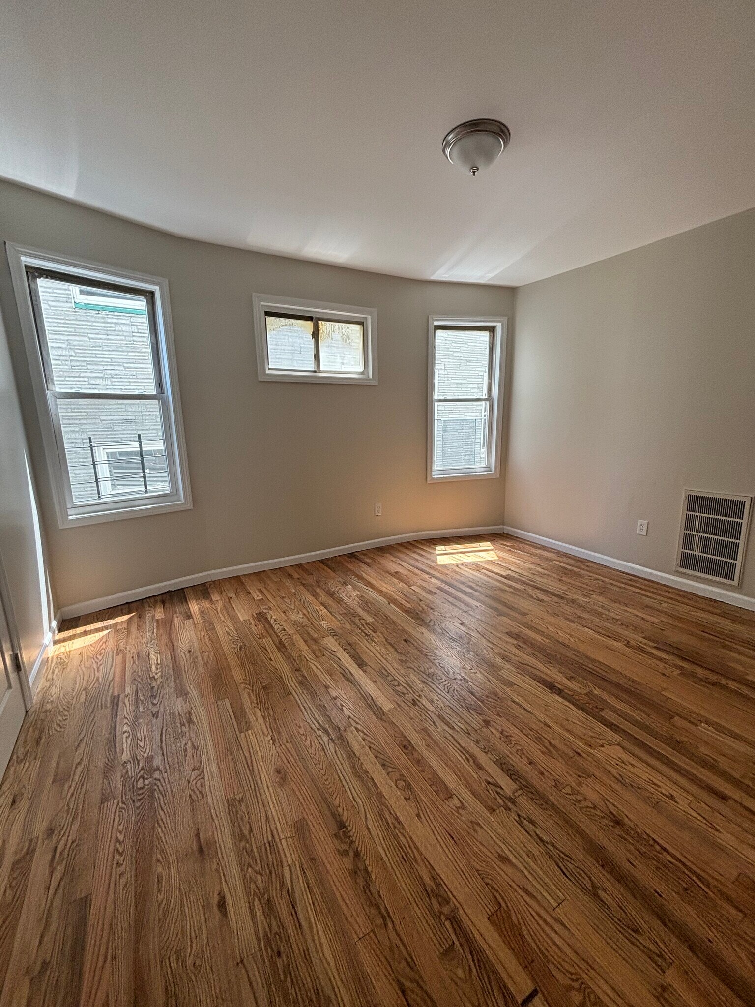 Unit 3 - 843 S 18th St