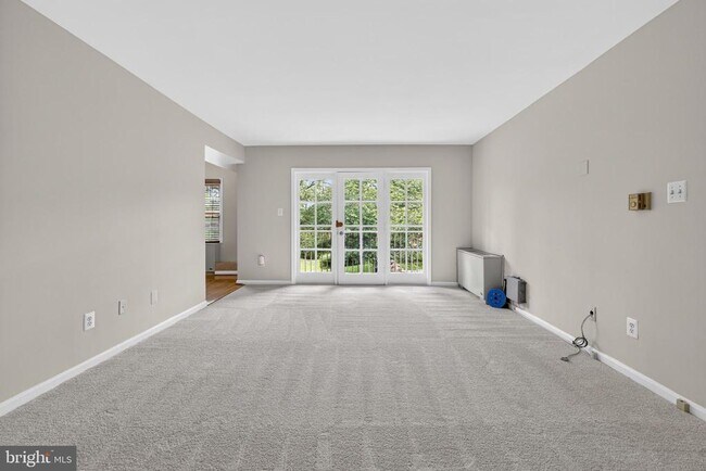 Building Photo - 3334 Spring Ln