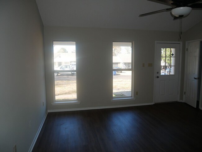 Building Photo - 6530 Jamestown Dr