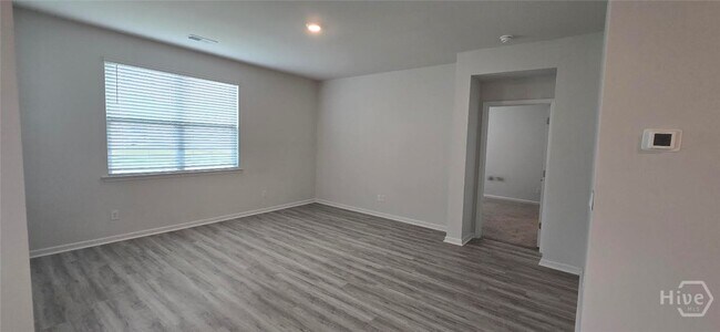 Building Photo - 116 Windrush Pnes
