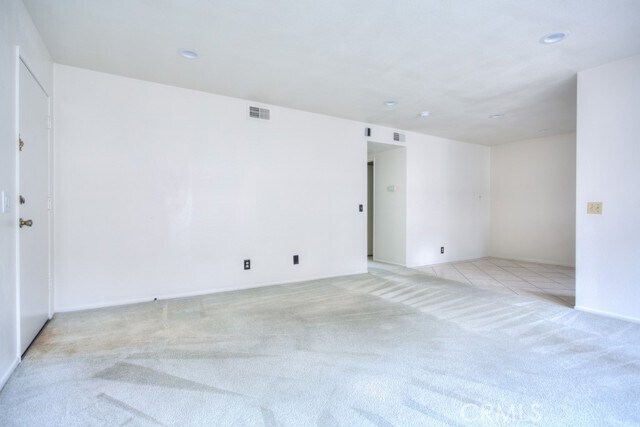 Building Photo - 500 N Bushnell Ave