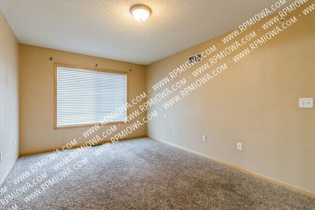 Building Photo - 574 84th St