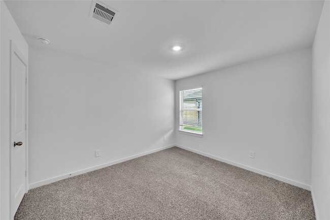 Building Photo - 30715 Wicklow Gdns Dr