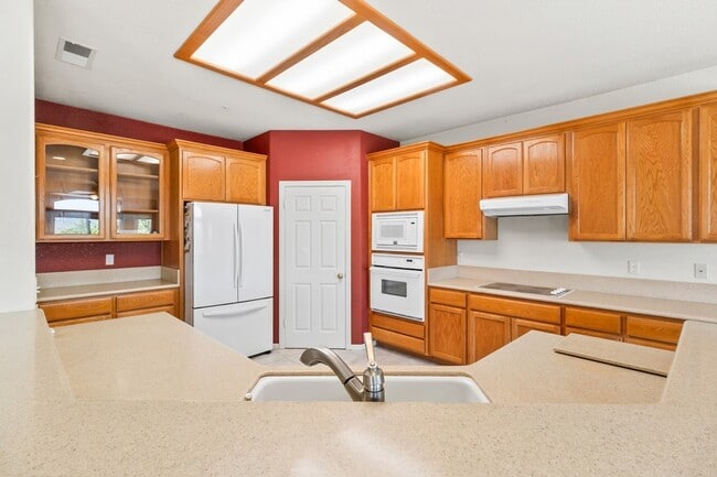 Building Photo - 15543 Vista Vicente Dr