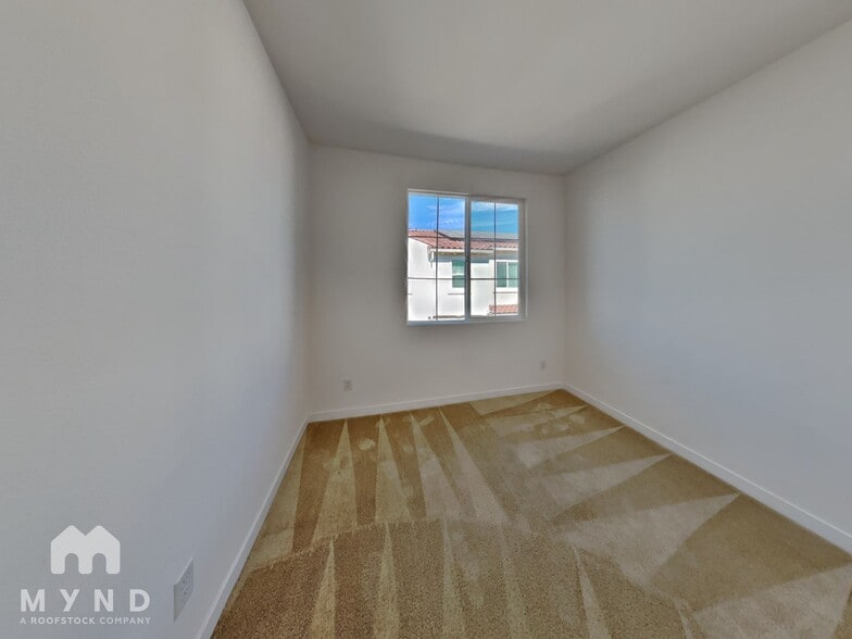 Building Photo - 5301 E Commerce Way