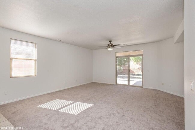 Building Photo - Great 3 bed 2 bath in Coral Canyon-Pet Fri...