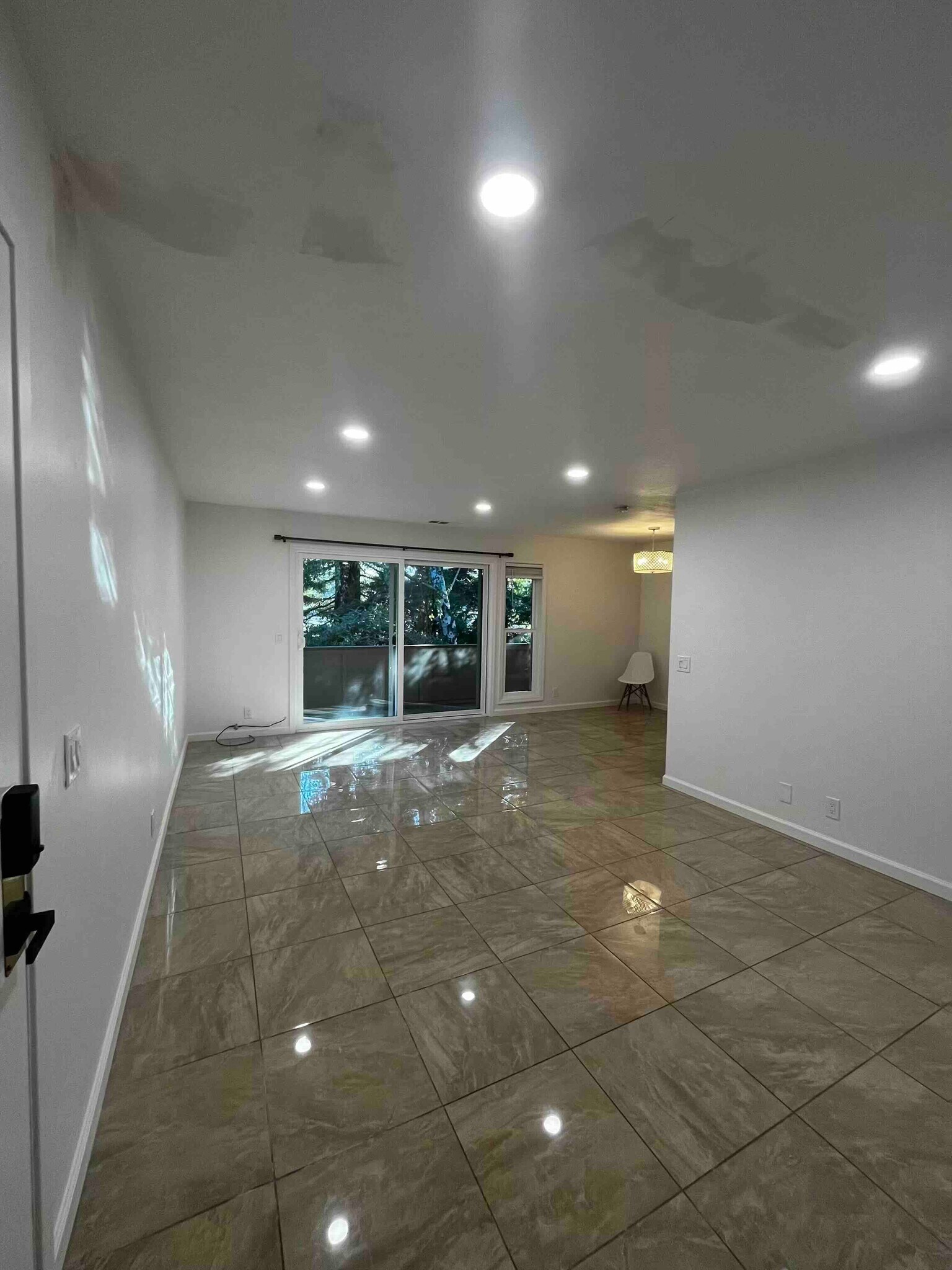 Building Photo - 2454 W Bayshore Rd