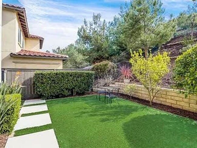 Building Photo - 445 Adobe Estates Dr