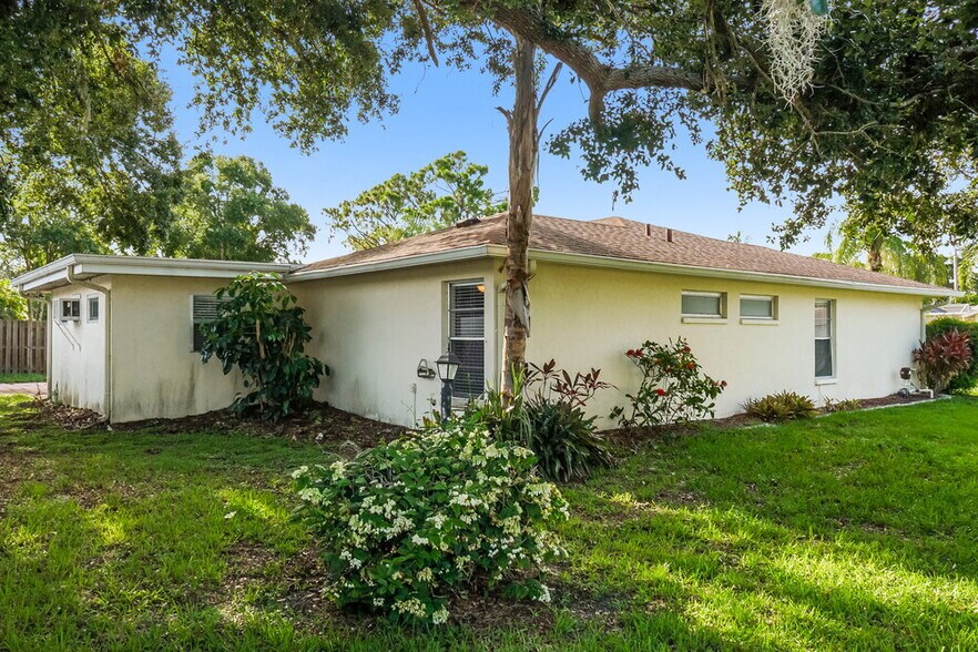 Building Photo - 3907 Lemonwood Dr