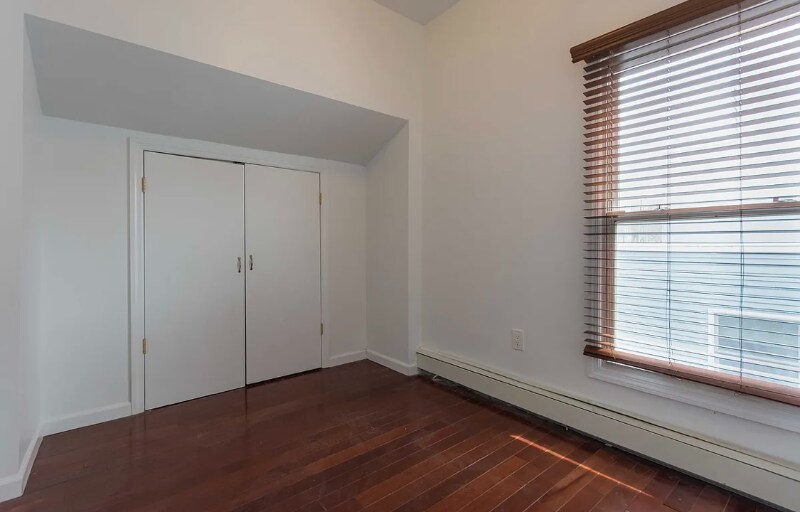 Building Photo - 1036 Lorimer St