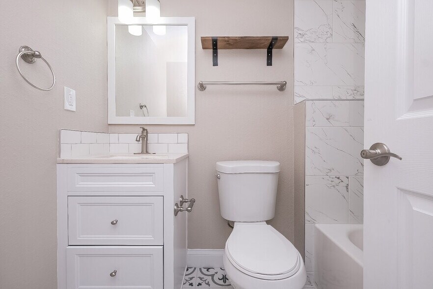 Building Photo - 9622 N Ojus Dr