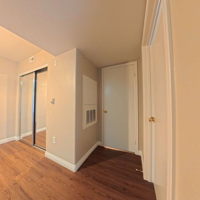 Building Photo - 1 Car Garage | Gated Community | 1st Floor Unit