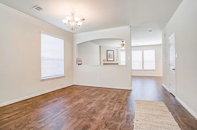 Building Photo - 1208 Shamrock Dr