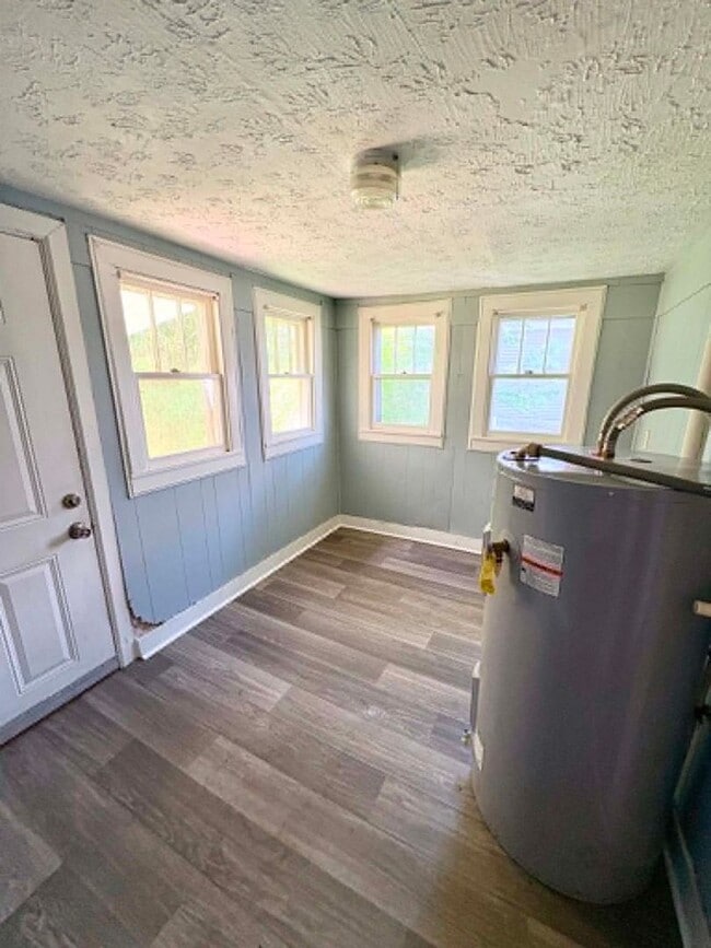 Building Photo - Cozy 2BR Home!