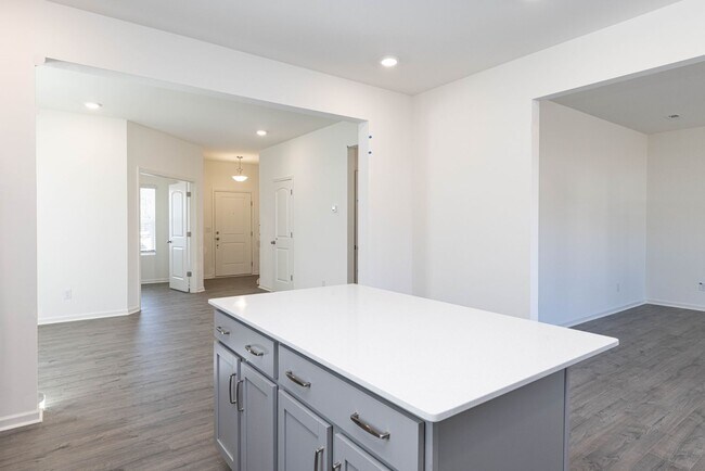 Building Photo - BEAUTIFUL 4 Bedroom Home Piedmont School D...