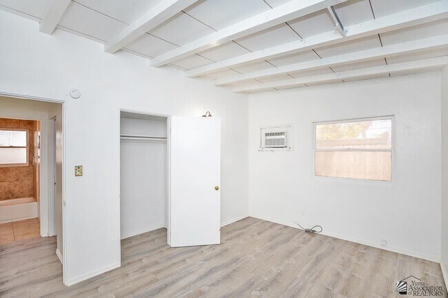 Building Photo - 666 S Orange Ave