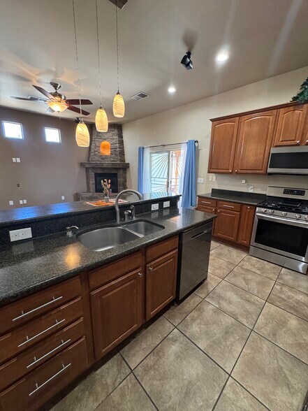 Building Photo - 4600 6th St NW