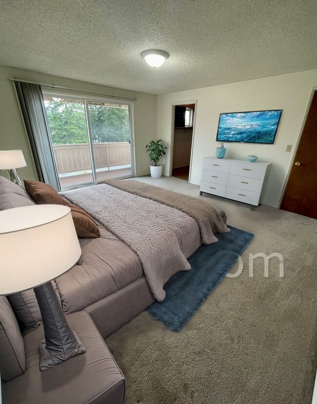 Building Photo - $500 Off 1st Full Month! 2 Bedroom Townhom...