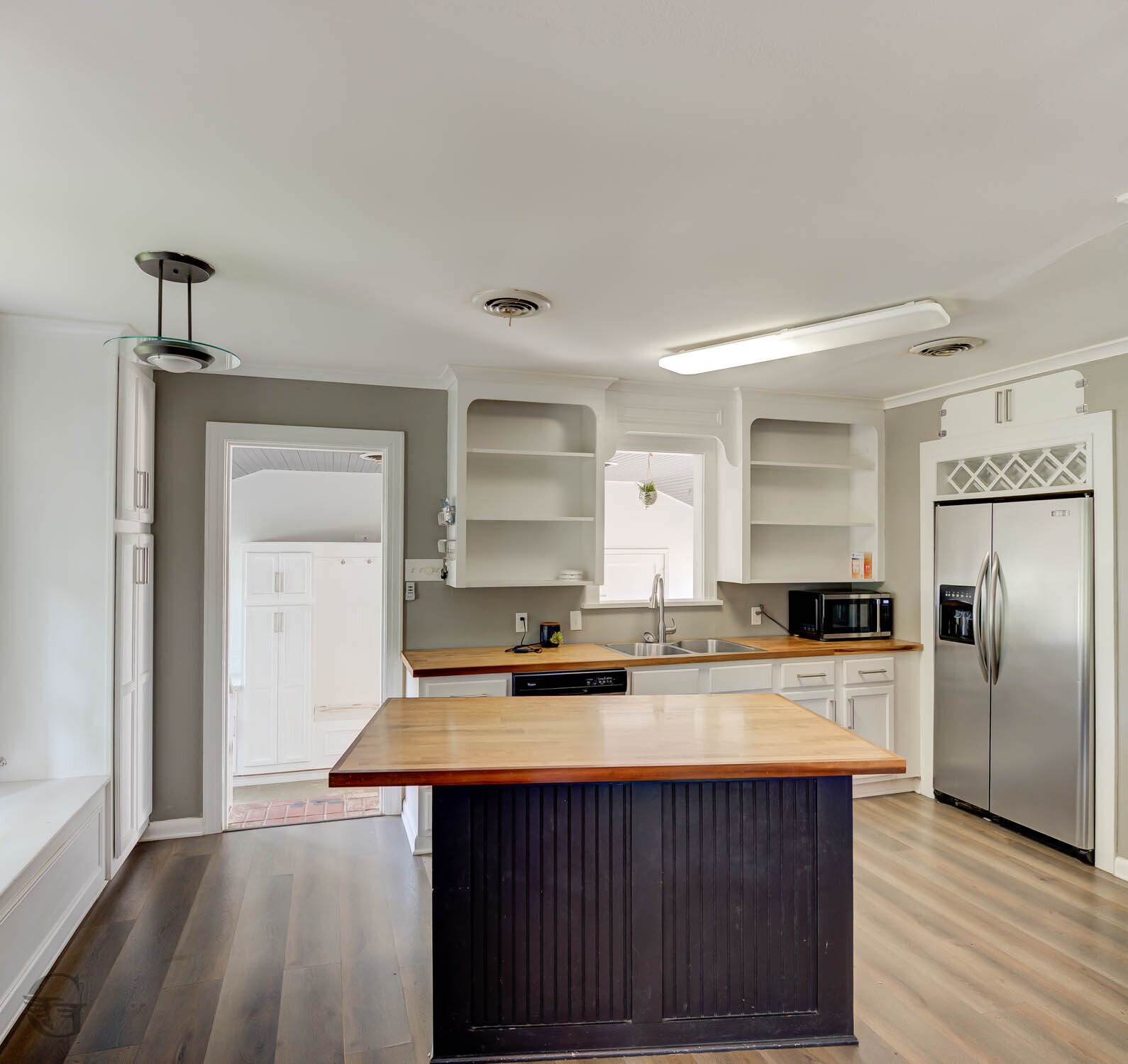 Building Photo - 316 Elmwood Cir