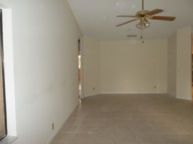 Building Photo - 6224 Country Fair Cir